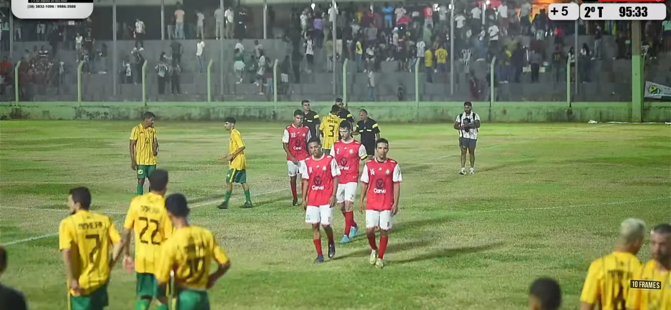 Dentro de campo: jogo morno, fora de campo jogo quente!