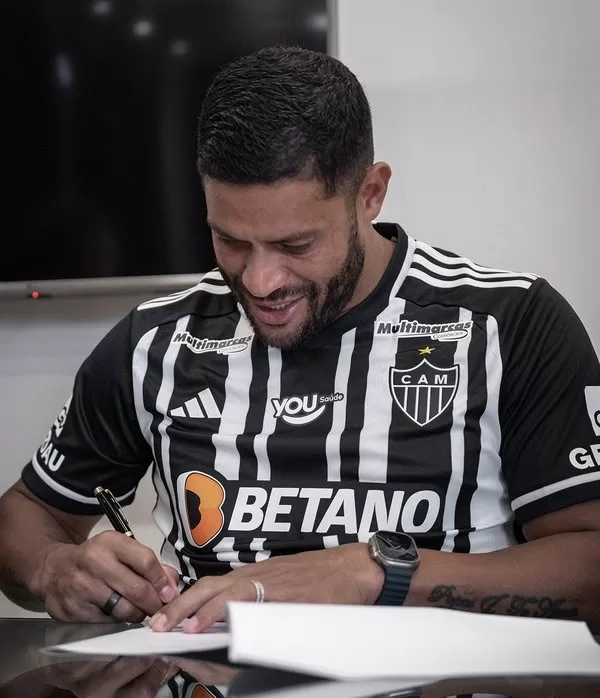 Hulk renova com o Galo até 2026