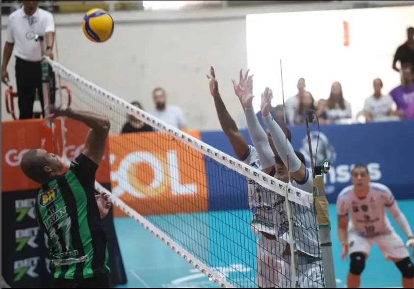 Montes Claros América e Gabarito Monte Carmelo fazem jogo dos desesperados