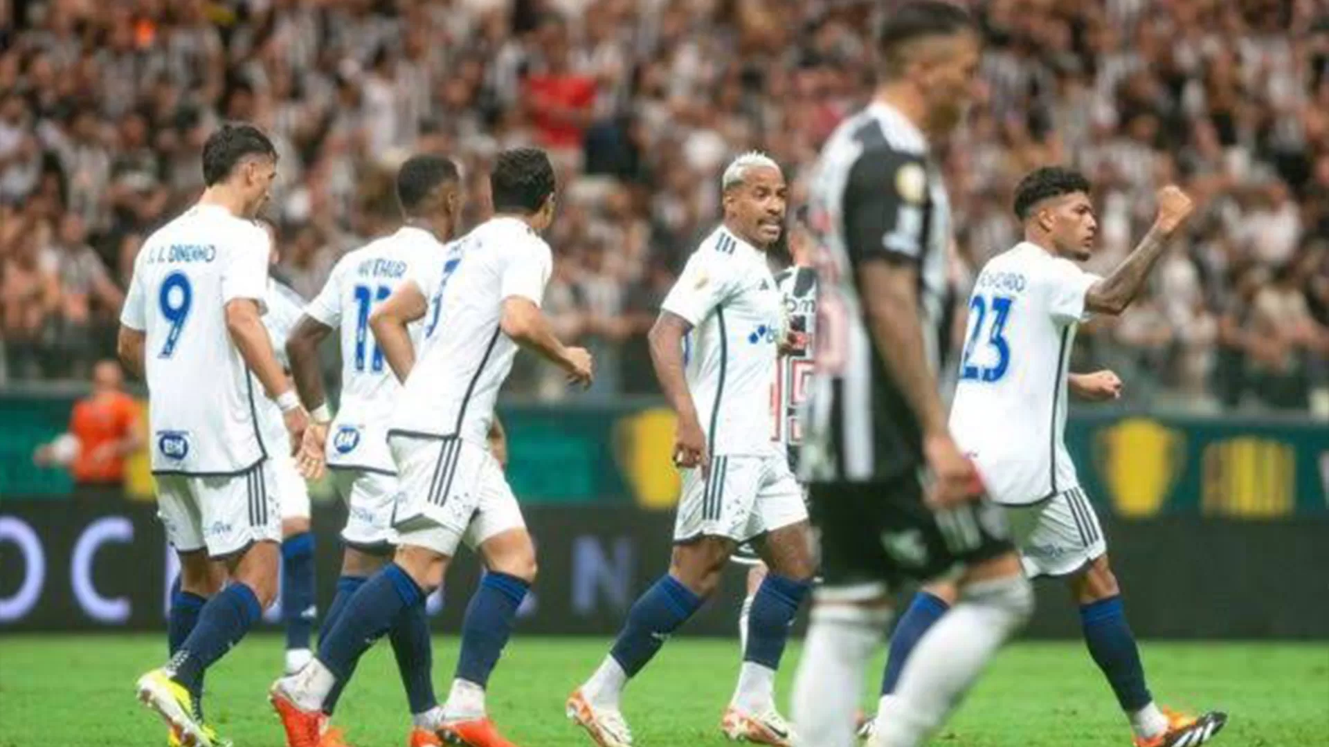 Cruzeiro, Santos e Flamengo saem na vantagem para decidir os estaduais