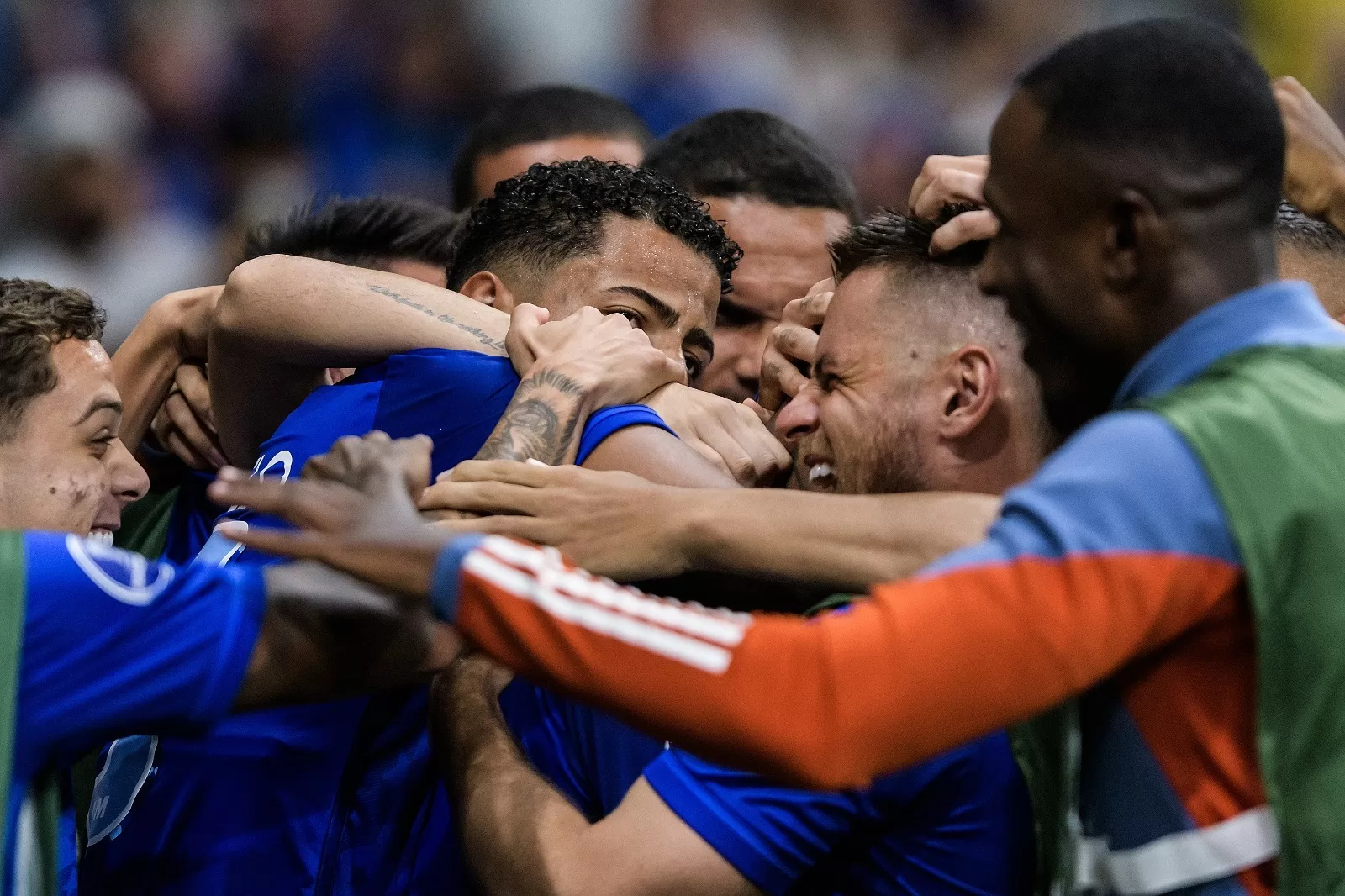 Rafa silva comemora vitoria do Cruzeiro na sulamericana