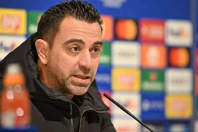 Barcelona demite Xavi