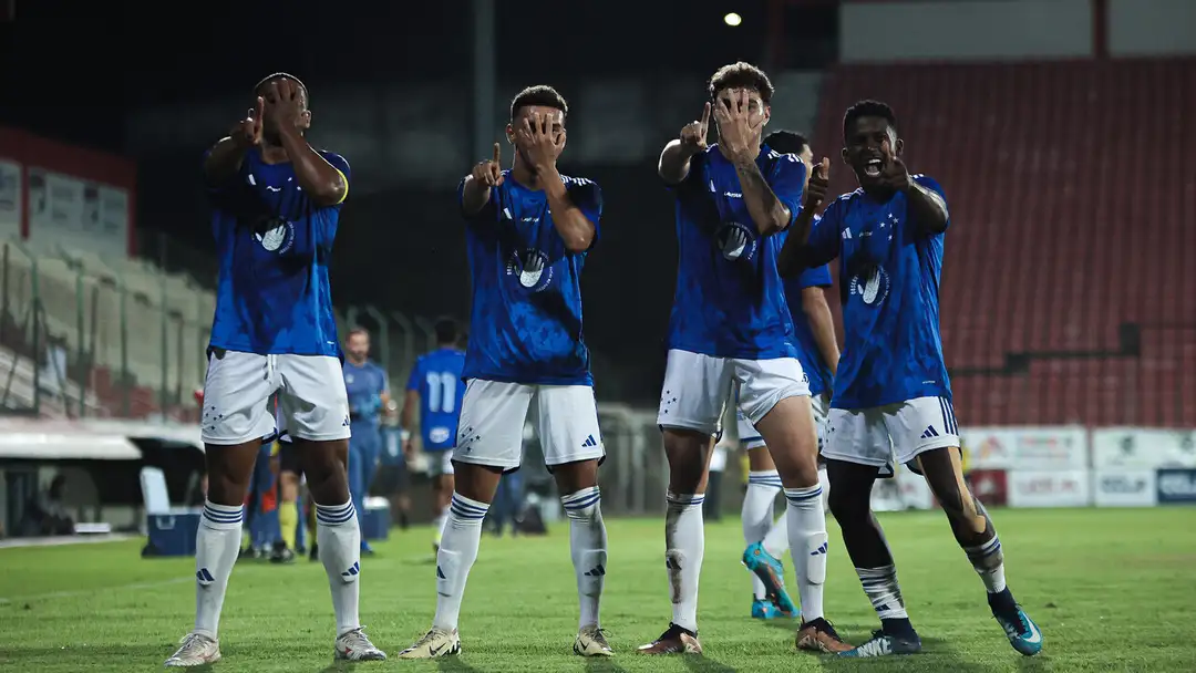 Cruzeiro goleia Atlético Mineiro no brasileirão sub 20