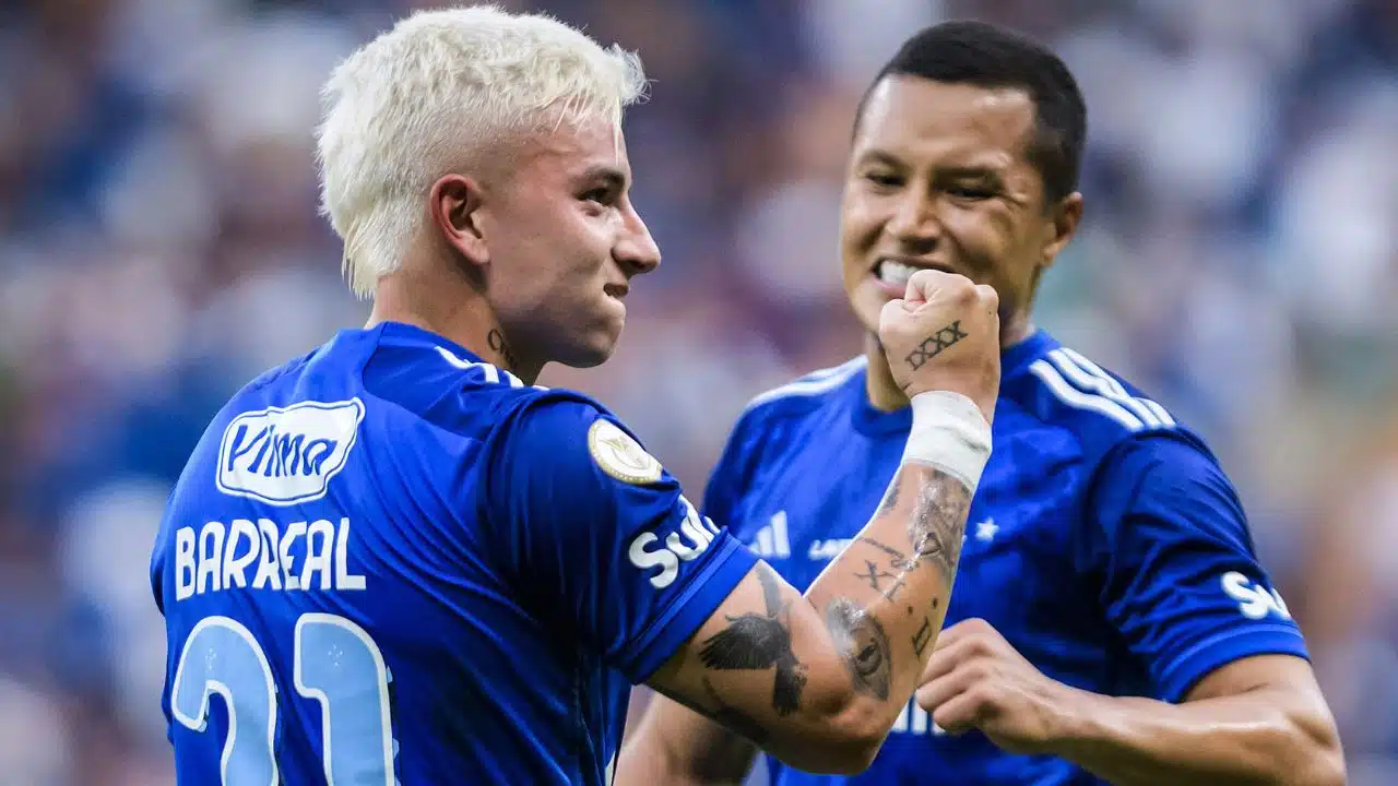 Cruzeiro atropela Corinthians no Mineirão