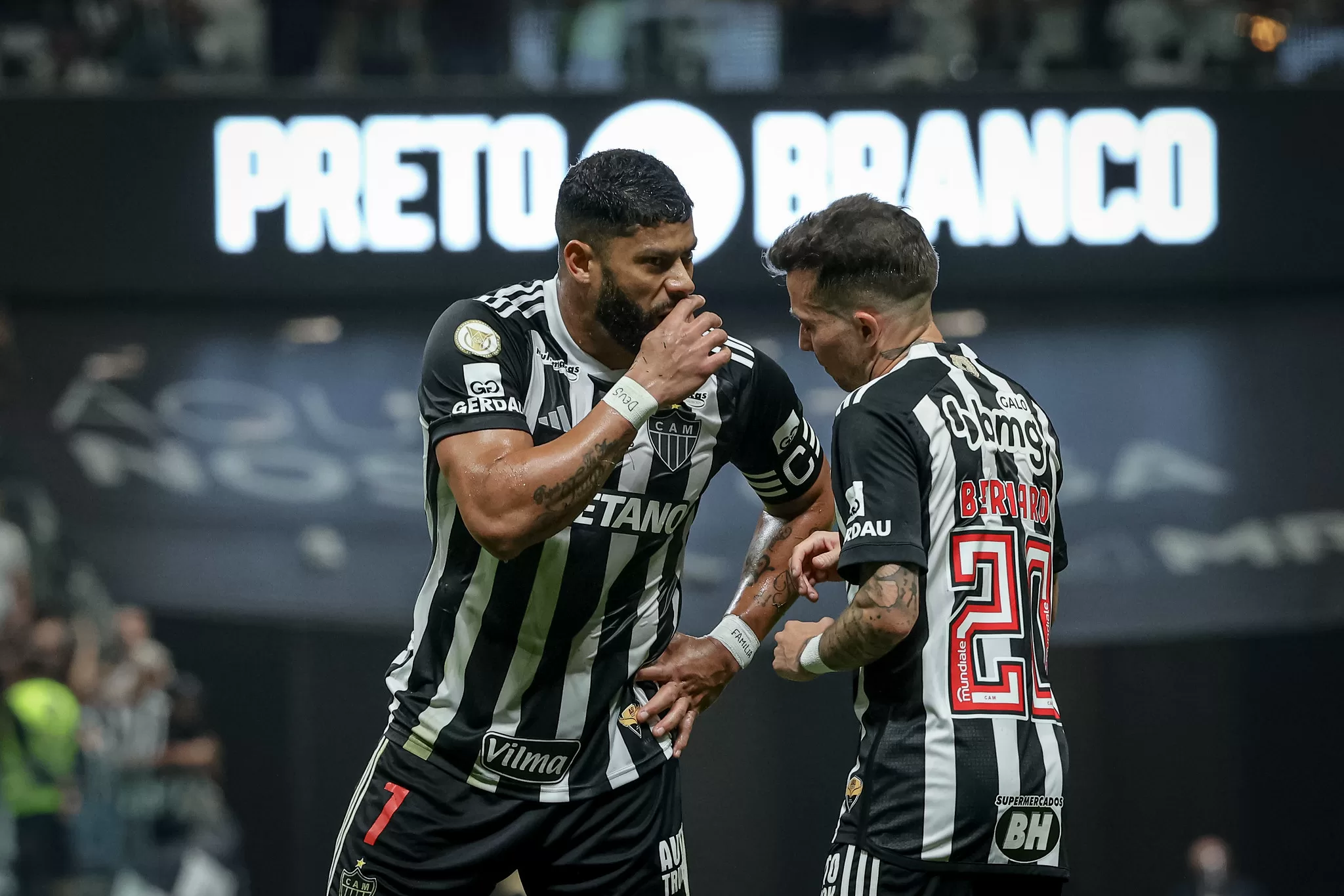 Com recorde de público na Arena MRV Atlético vence Corinthians