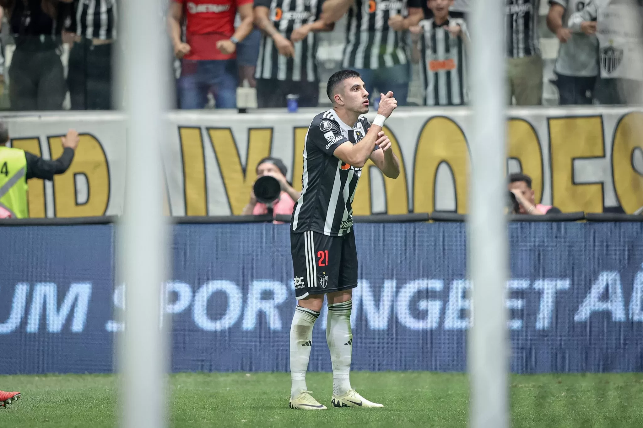 Galo vence San Lorenzo e avança para encarar o Fluminense nas quartas