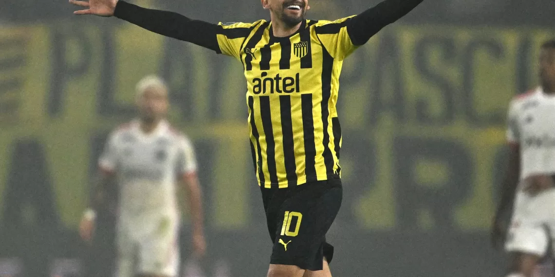 Flamengo não consegue furar a retranca do Peñarol e é eliminado da libertadores