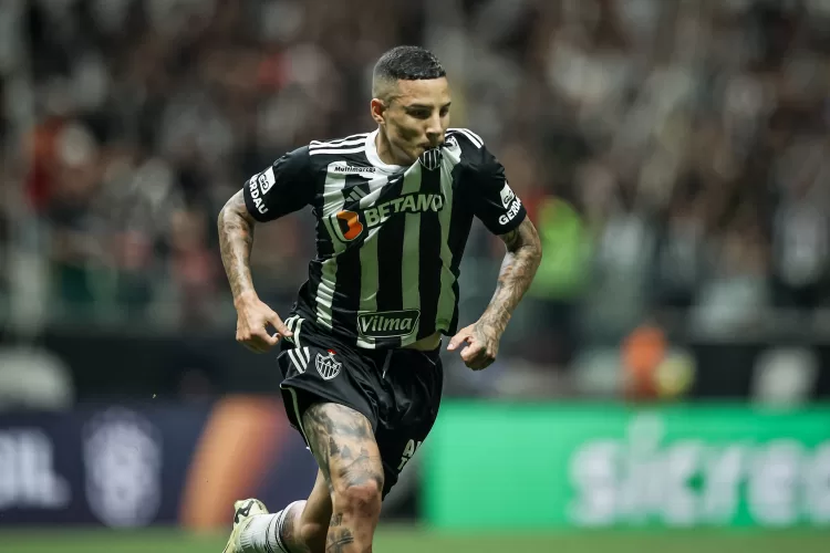 De virada, com direito a golaço e lei do ex, Atlético vence o Vasco pela Copa do Brasil