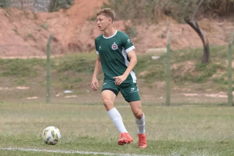 Promessa do Ipatinga, Ryan projeta futuro no futebol