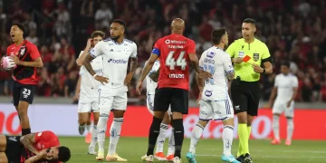 Recorde Inusitado e Expulsão Relâmpago: Cruzeiro Perde para Atlético-PR e Rafa Silva é Expulso com Apenas 3 Segundos de Jogo