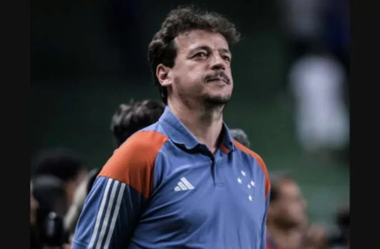 Reviravolta no Cruzeiro Fernando Diniz segue como treinador do Cruzeiro, afirmou Pedrinho dono do time.