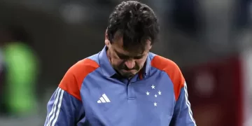 Fernando Diniz está fora do Cruzeiro após desempenho abaixo das expectativas