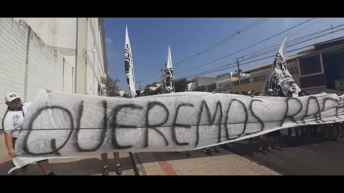 Torcida do Atlético volta a protestar contra gestão da SAF