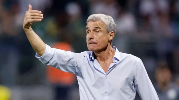 Atlético-MG Desiste de Luís Castro e Foca em Pedro Caixinha para 2025