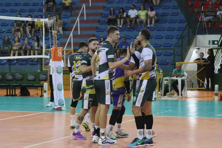 Montes Claros Vôlei domina Real Brasiliense e assume liderança da Superliga B