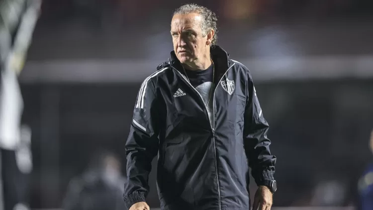 Cuca Cobra Reforços Urgentes para o Atlético iniciar bem 2025