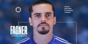 Cruzeiro anuncia a contratação de Fagner, ex-Corinthians, por empréstimo até o fim de 2025