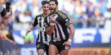 Atlético domina clássico do inicio ao fim e vence com dois gols de Hulk, mas o Cruzeiro apesar da derrota garante classificação as semifinais.