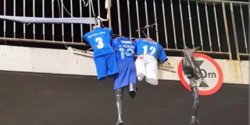 Matheus Pereira , Marlon e Willian são alvos de protesto da torcida do Cruzeiro, bonecos dos jogadores foram  pendurados em viaduto