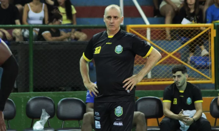 Talmo Oliveira deixa o comando técnico do Montes Claros Vôlei