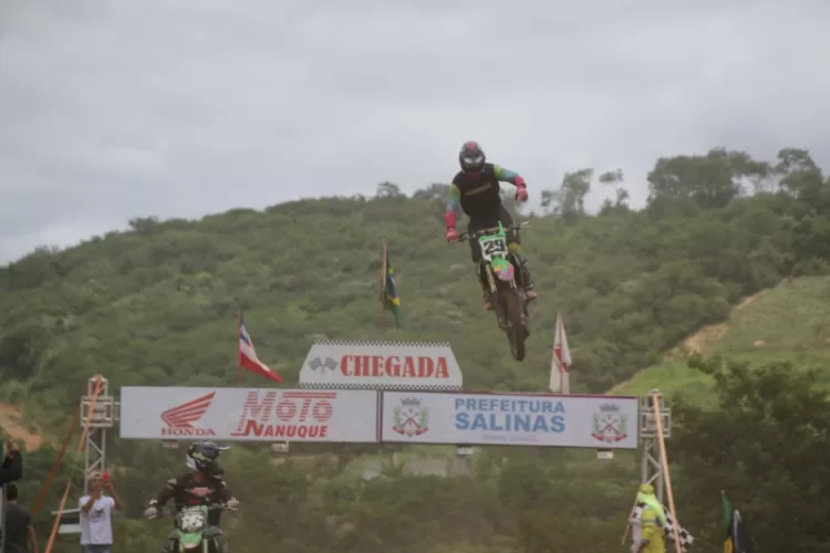 Salinas recebeu a 1ª etapa da Copa Brasil de Supercross com 220 atletas inscritos