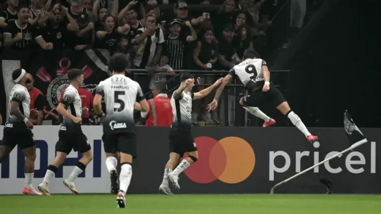 Corinthians vence Universidad Central em jogo dramático e avança na Libertadores