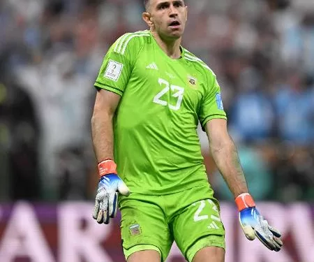 dibu martinez goleiro conhecido pela cera