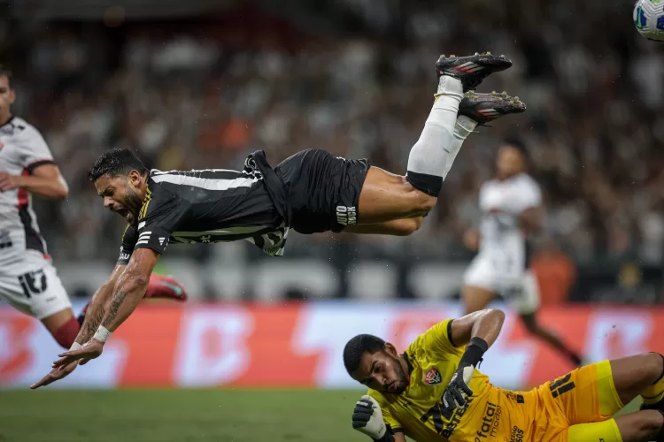 Galo tropeça em casa contra o Vitoria e segue sem vencer no Brasileirão