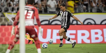 Atlético-MG e São Paulo empatam sem gols no Mineirão em jogo agitado