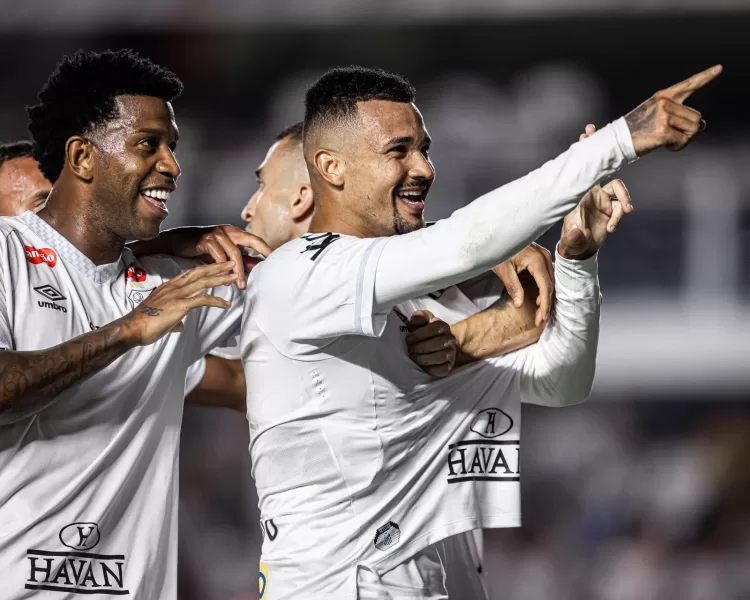 Com gols de ex-cruzeirenses, Galo é derrotado pelo Santos e cai para a vice-lanterna