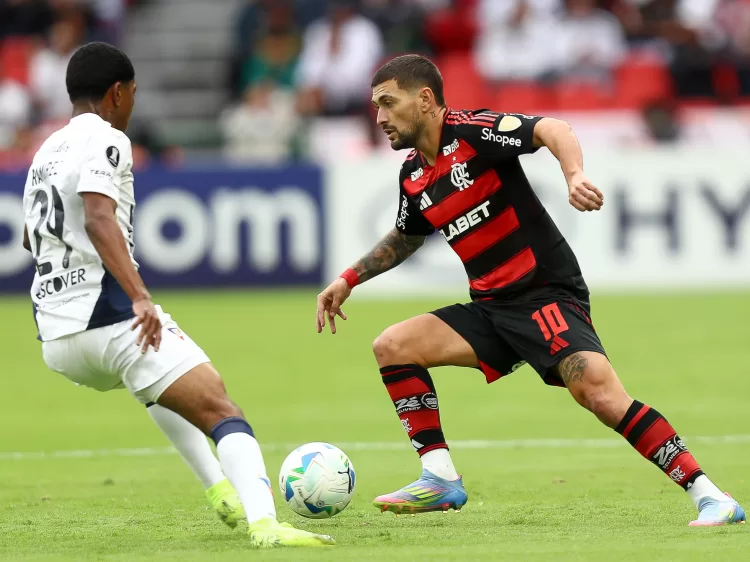 Flamengo empata com a LDU em Quito e segue fora da zona de classificação na Libertadores