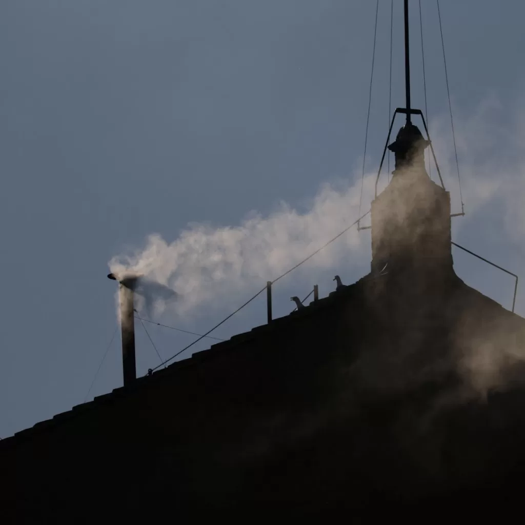 Fumaça branca - REUTERS/HANNAH MCKAY