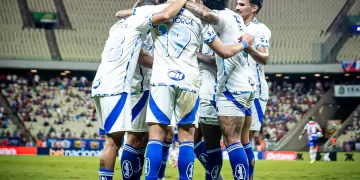 Cruzeiro domina o Fortaleza no Castelão, vence por 2 a 0 chega a 9 partida de invencibilidade e  entra na briga pelo topo do Brasileirão