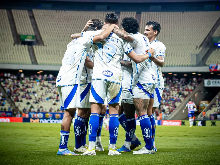 Cruzeiro domina o Fortaleza no Castelão, vence por 2 a 0 chega a 9 partida de invencibilidade e  entra na briga pelo topo do Brasileirão