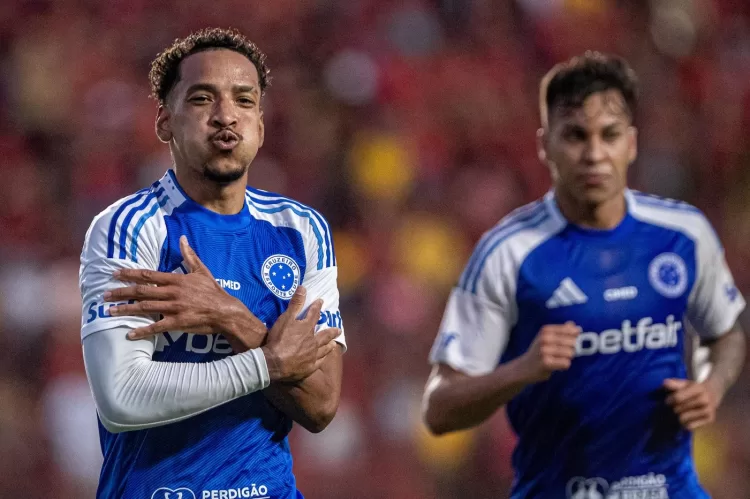 Cruzeiro goleia Sport fora de casa com show de Matheus Pereira