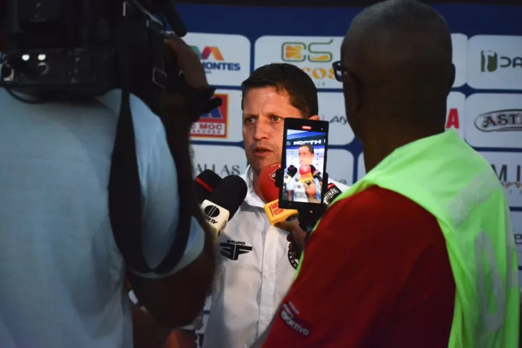 Paulinho Guara - Desligado do North apos derrota para o Ipatinga - Foto Lara Mendes