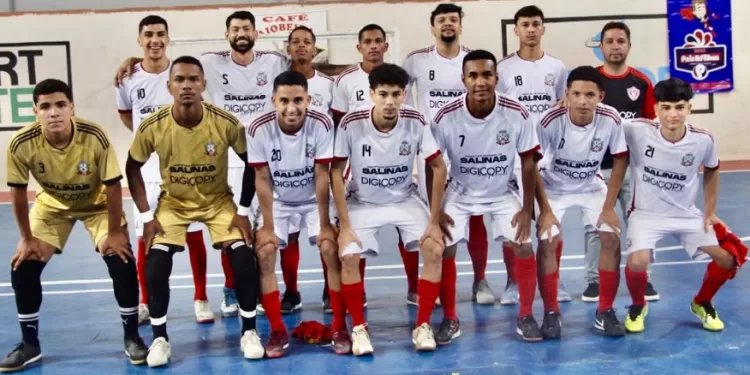 Salinas vence São João e avança de fase em jogo marcado por confusão entre torcedores