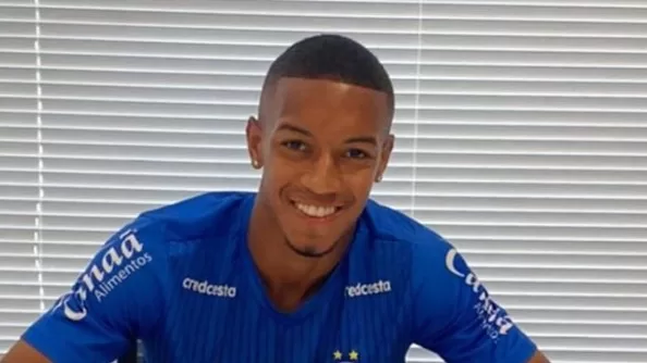 Gustavo Rodrigues brinquedo atacante North