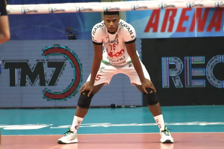 Montes Claros Vôlei fortalece as pontas com Hiago Bueno para a temporada 25/26