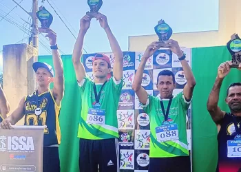 Corrida rústica de Divisa Alegre e dominada por atletas da equipe Paraisense/Mandacaru