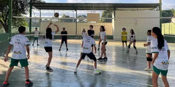 AEESB oferece 240 vagas gratuitas para projeto de handebol e vôlei em Montes Claros