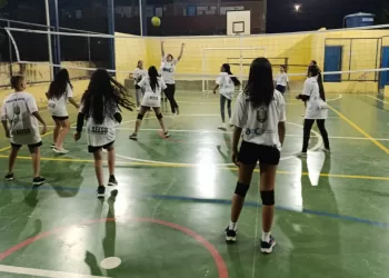 Férias com vôlei, diversão e movimento, Projeto da AEESB, MOC Vôlei e AeC garantem esportes a criançada mesmo no recesso escolar