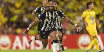 Atlético-MG supera expulsão e vence Bucaramanga na ida dos playoffs da Sul-Americana