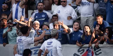Cruzeiro vence o Botafogo no Nilton Santos retoma, temporariamente, a liderança e amplia tabu
