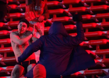 Confronto entre torcidas interrompe Independiente x Universidad de Chile e deixa 10 feridos na Sul-Americana