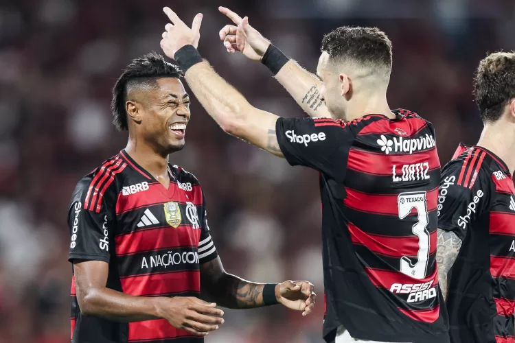 Flamengo massacra Vitória com goleada histórica no Maracanã: 8 a 0