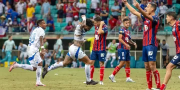 Cruzeiro busca virada em Salvador, derruba invencibilidade do Bahia e reassume vice-liderança do Brasileirão