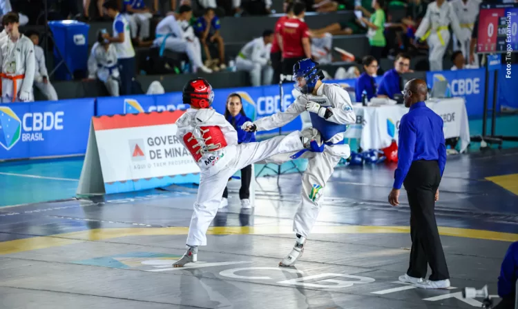Minas Gerais conquista 4 ouros, 1 prata e 4 bronzes no JEBS 2025, sob comando professor Jaks Miranda do coletivo Taekwondo Salinas
