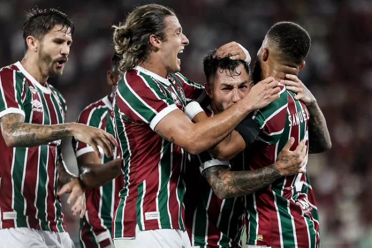 Fluminense supera o Flamengo no Maracanã, encurta diferença na ponta e esquenta briga pelo título