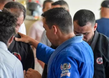 Academia BR Jiu-Jitsu Ninheira realiza segundo torneio interno com combates eletrizantes e graduação de faixas